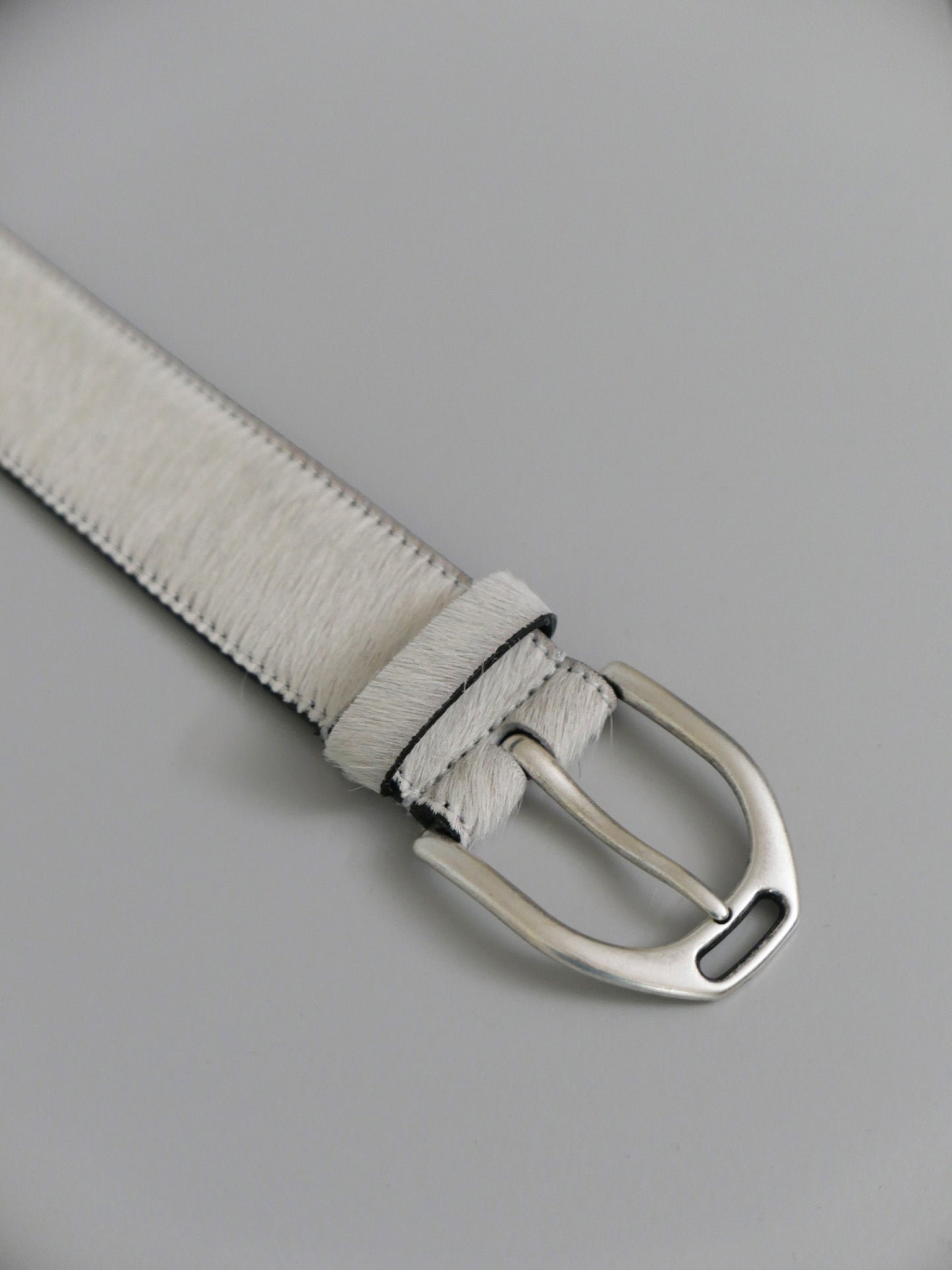 M2428 White Pony Belt
