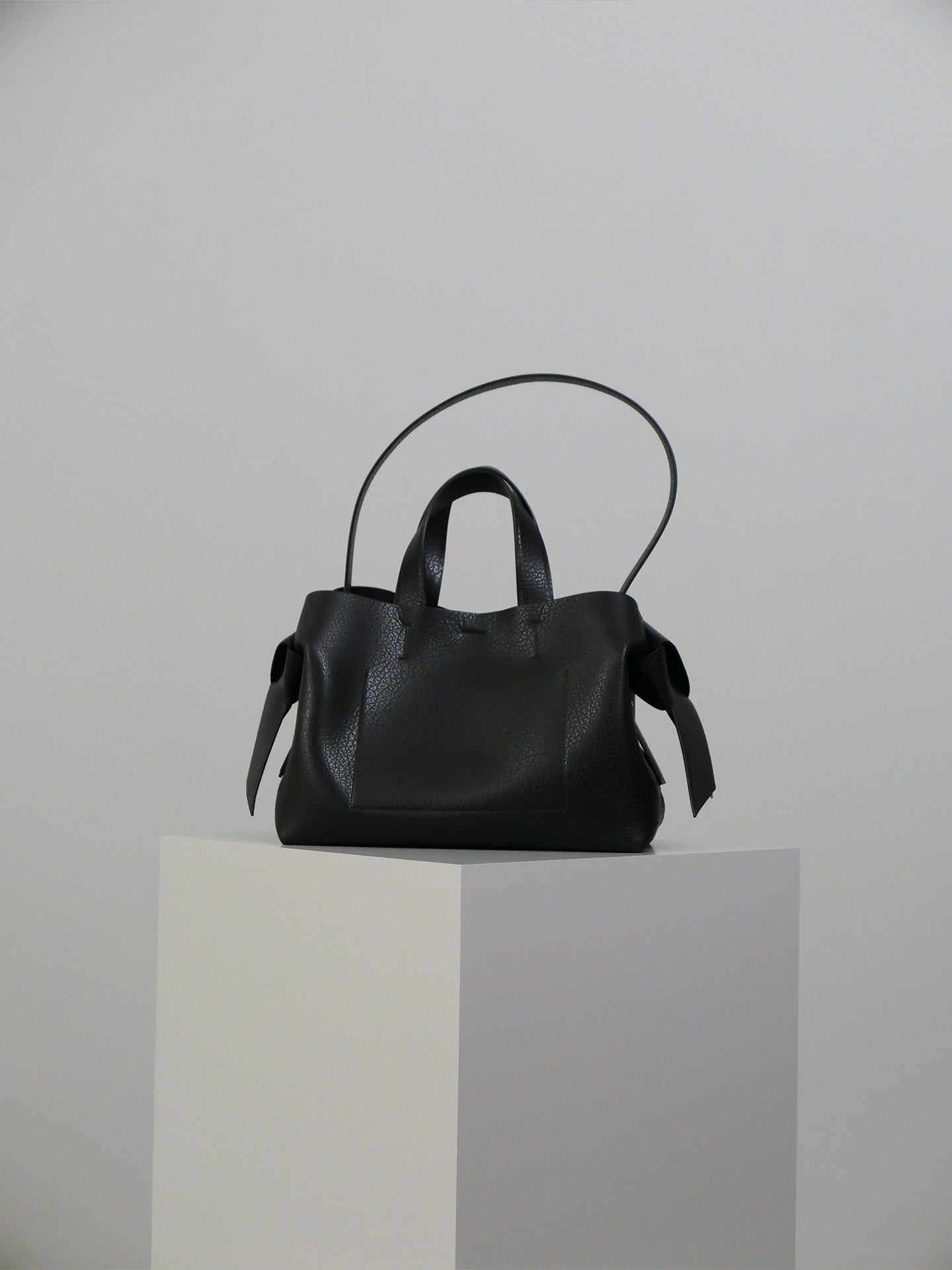 Musubi Midi Tote Bag - Black