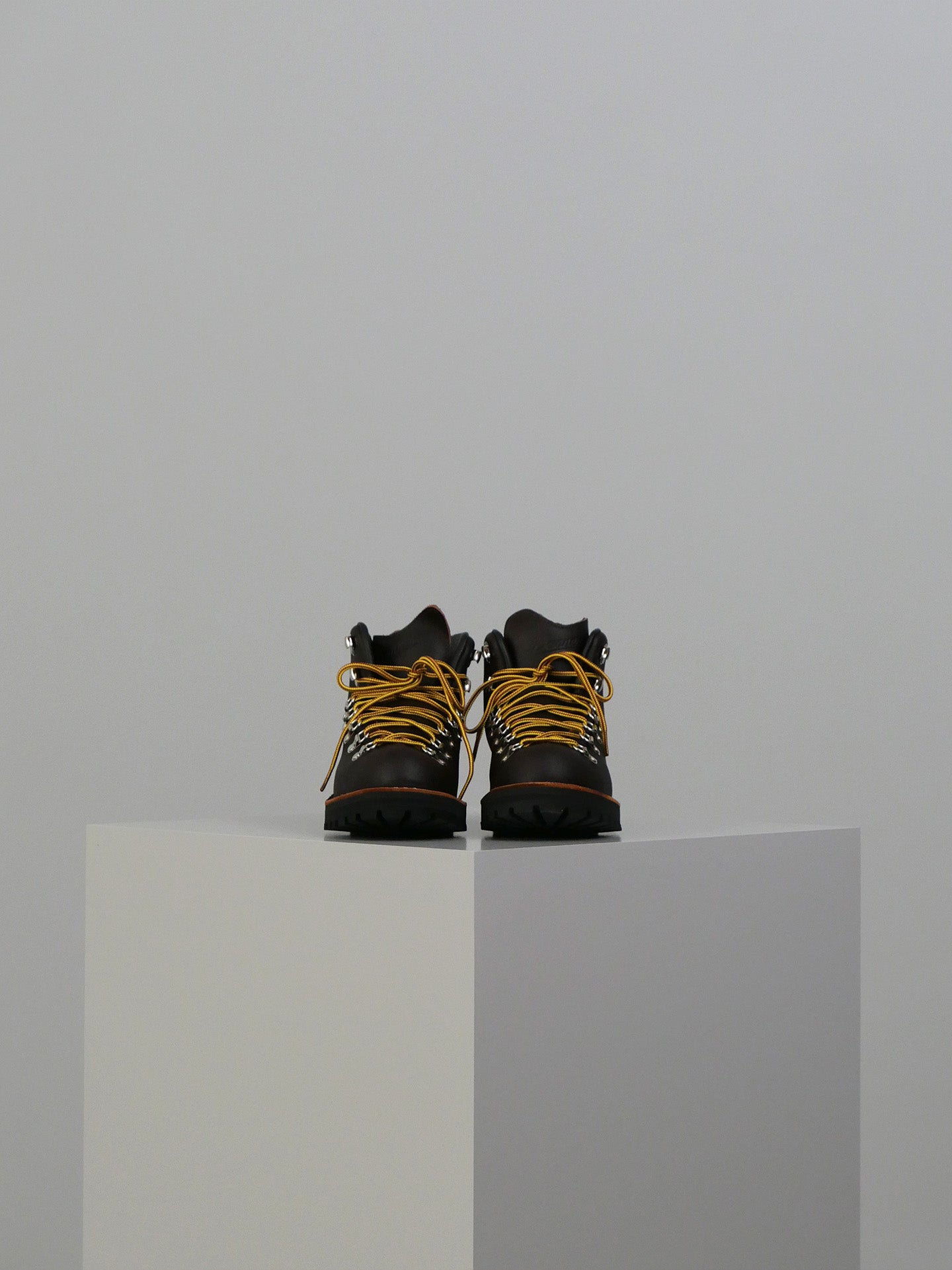 Mountain Light - Brown