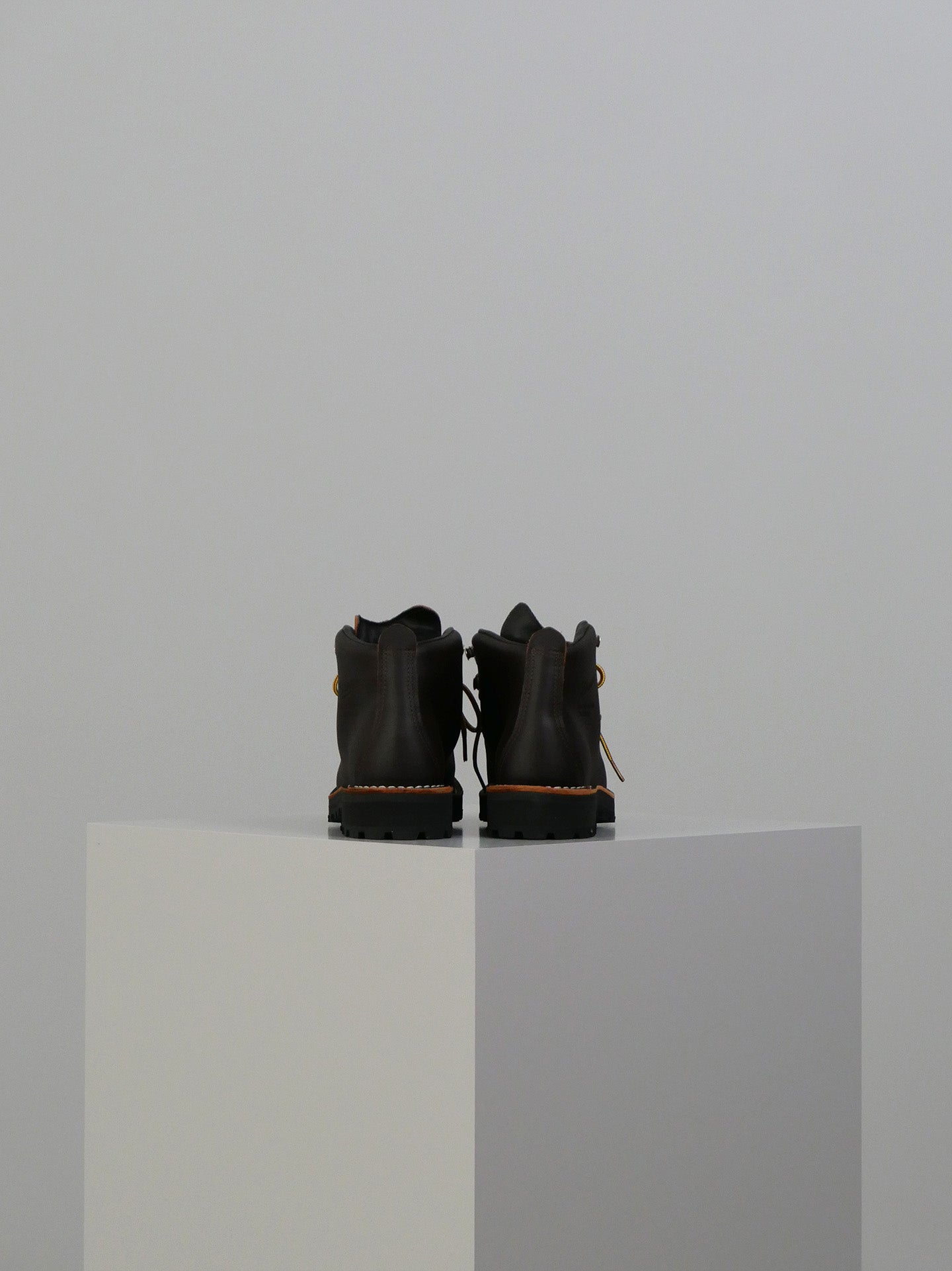 Mountain Light - Brown