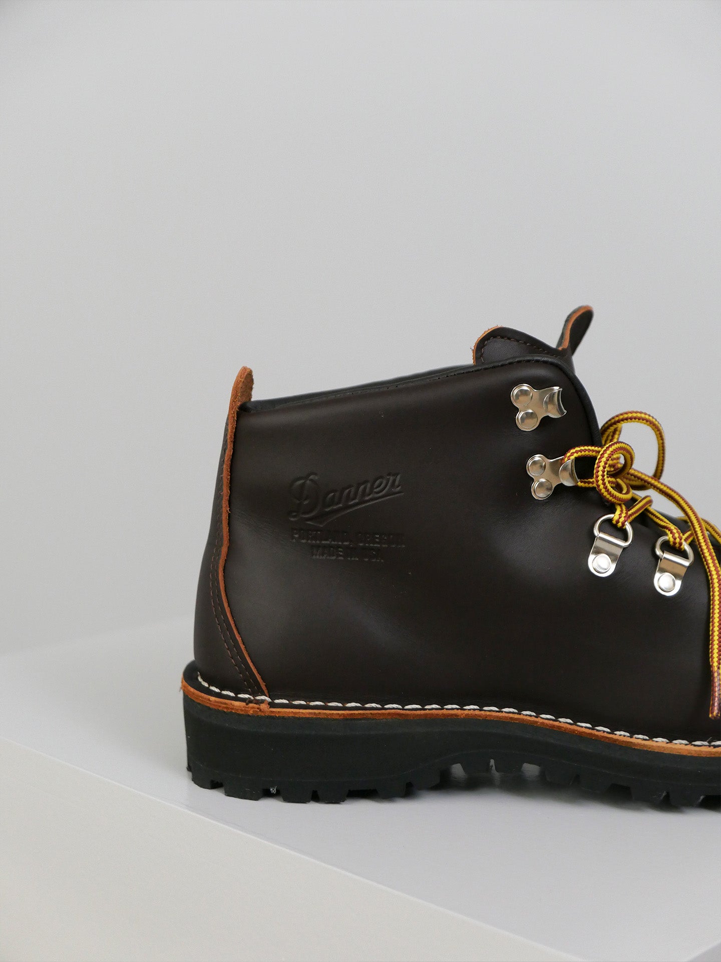 Mountain Light - Brown