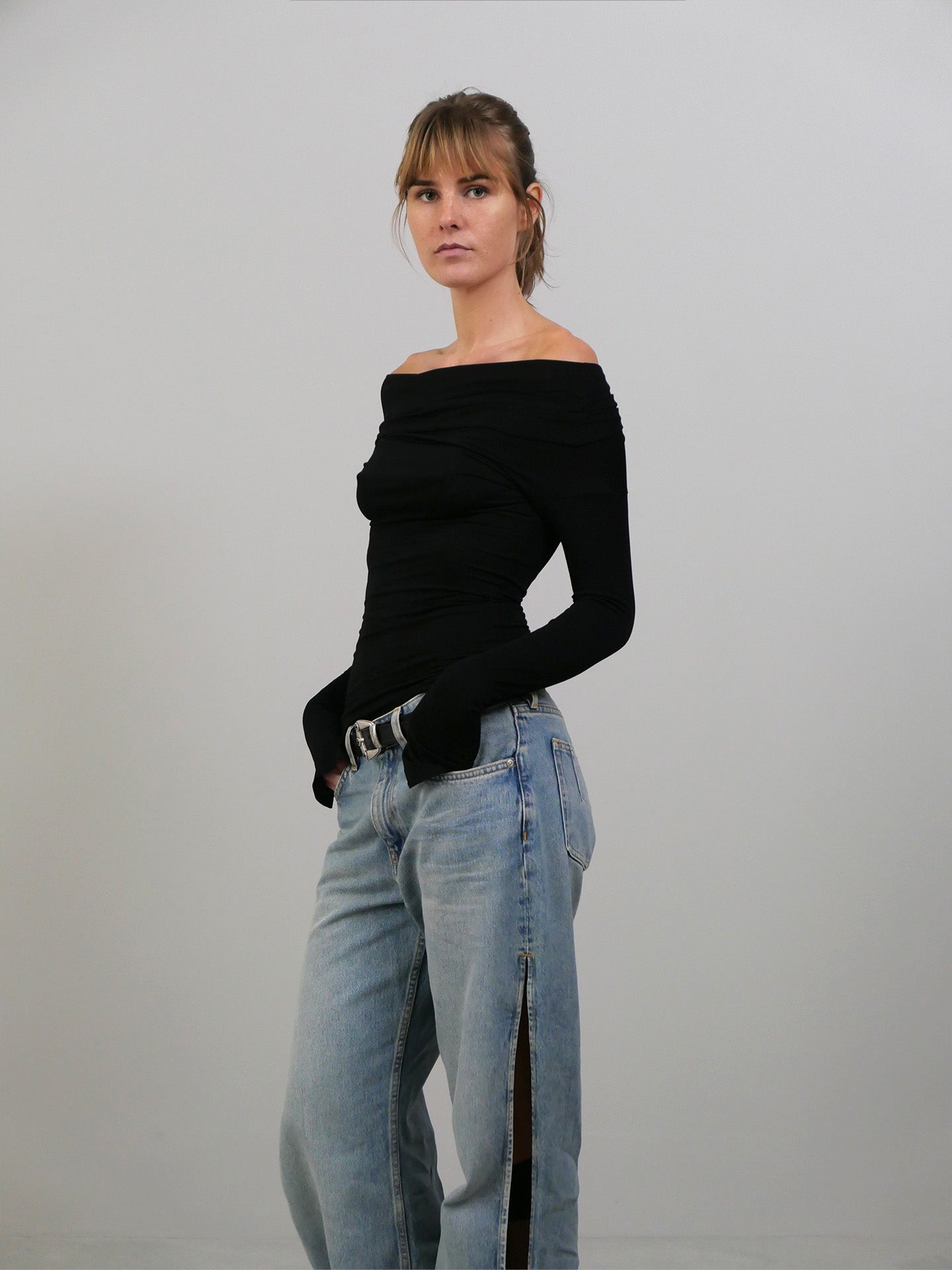 Jersey Long Sleeved Off Shoulder - Black