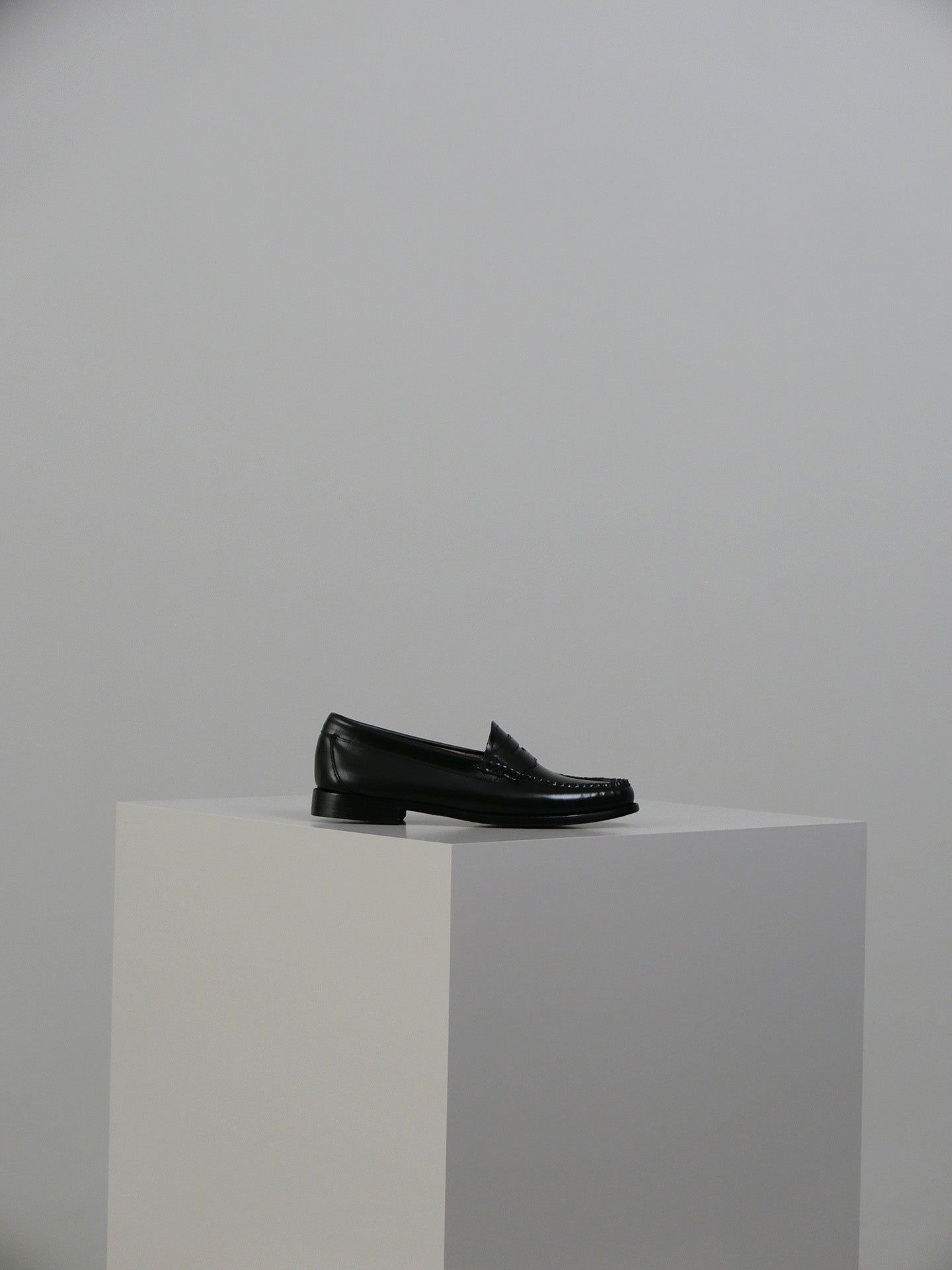 Larson Moc Penny - Black Leather